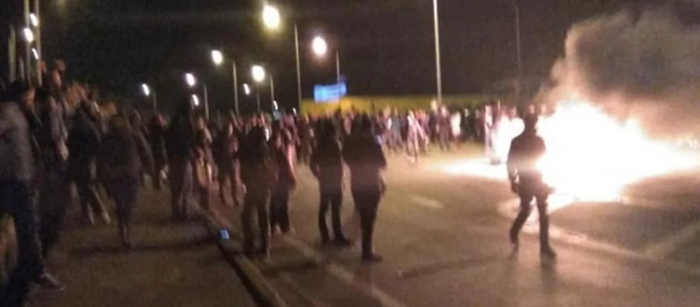 Η εξέγερση σε Λέσβο και Χίο στους «προβολείς» των διεθνών ΜΜΕ